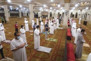 توجيه الخطباء على حث المصلين بأخذ لقاح كورونا خلال خطبة العيد