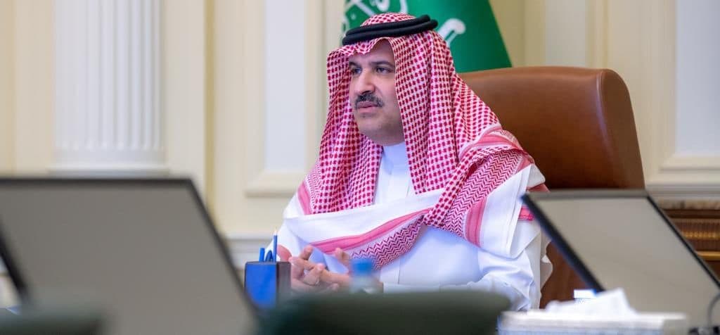 أمير المدينة المنورة يشيد بدور شباب وفتيات المنطقة في إنجاز أعمال ومبادرات خلال جائحة كورونا