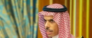 وزير الخارجية يبحث مع نظيره البحريني آخر المستجدات الإقليمية والدولية