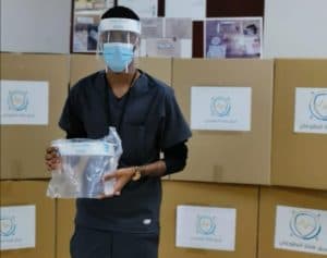 “سعود الطبية” تستلم 5000 درع وجه من “همة” التطوعي