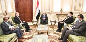 الرئيس اليمني يلتقي السفير الأمريكي لدى بلاده
