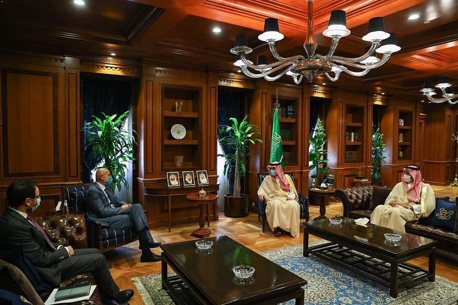 الجبير والسفير الإيطالي