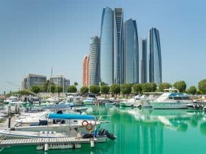 الإمارات تعلن إتاحة السفر للمواطنين والمقيمين وفق الاشتراطات والإجرائات الوقائية