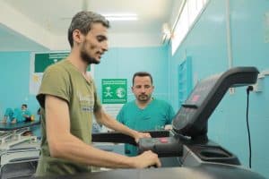 المستفيدون من مركزي الأطراف الصناعية بمأرب وتعز يعبرون عن شكرهم للمملكة