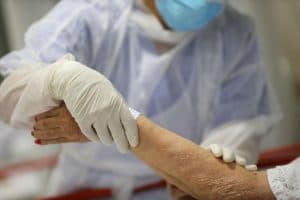 5 نصائح للعمالة المنزلية للتعامل مع كبار السن للوقاية من كورونا