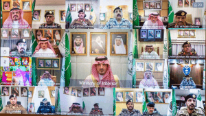 وزير الداخلية ينقل تهنئة القيادة لرجال الأمن بنجاح موسم الحج