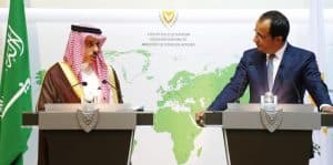 وزير الخارجية يقوم بزيارة رسمية لقبرص
