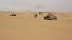 الجيش التونسي يعلن إيقاف 11 مهربًا وإصابة عسكري بطلق ناري