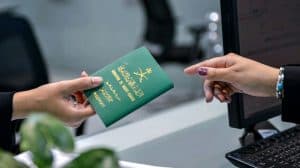 الجوازات تدعو المواطنين المتقدمين بطلبات إصدار جواز سفر في مكة لمراجعتها