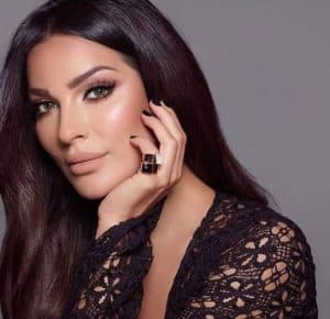 الفنانة نادين نجيم تقرر الهجرة من لبنان بعد إصابتها بانفجار بيروت