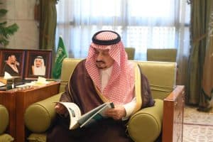 أمير الرياض يستقبل مديري التعليم والنقل وأعضاء اللجنة الأمنية بالمنطقة