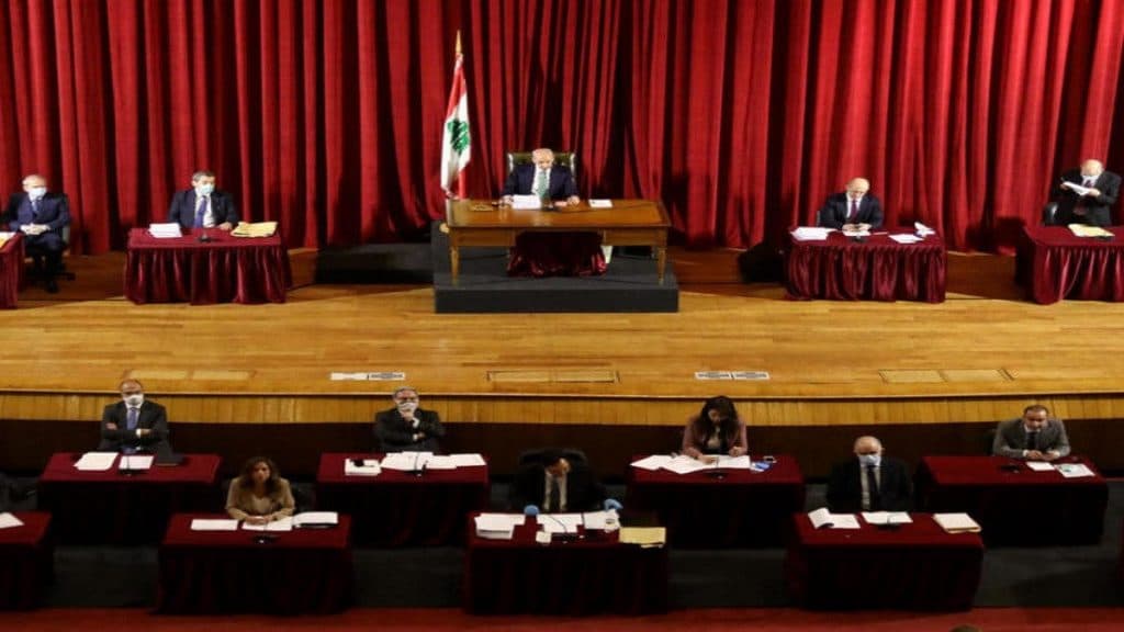 البرلمان اللبناني يقر حالة الطوارئ في بيروت
