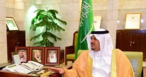 نائب أمير الرياض يقدم العزاء لأسرة ابن فهيد