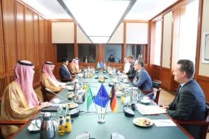 وزير الخارجية: المملكة ملتزمة بمبادرة السلام العربي بشأن القضية الفلسطينية