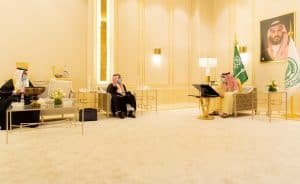 أمير الباحة يطلع على استعدادات التعليم “عن بعد”بالمنطقة