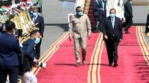 رئيس وزراء أثيوبيا يصل الخرطوم وسط خلافات سد (النهضة)