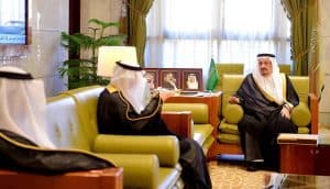 أمير الرياض يستقبل رئيس مجلس إدارة جمعية إحسان للخدمات القانونية