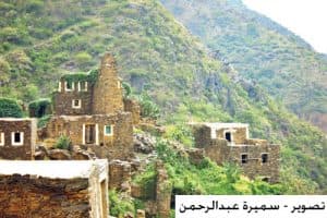عسير.. المباني التراثية تزين قمم الجبال