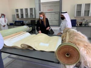 قنصل الولايات المتحدة تزور معهد الأبحاث وتقنيات التحلية