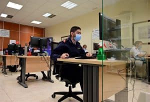 الجيش الإسباني يتعقب مخالطي المرضى لدعوتهم لعزل أنفسهم