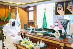 السديس يؤكد ضرورة تكثيف الخدمات التوجيهية خلال العودة التدريجية للزوار والمعتمرين