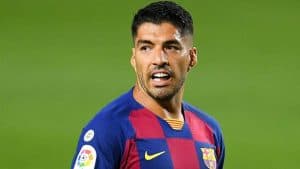 سواريز يبكي بعد الاستغناء عن خدماته في برشلونة
