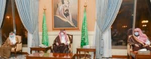أمير تبوك يستقبل المواطنين في اللقاء الأسبوعي