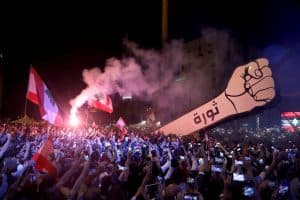 ناشطون انتفضوا ضد السلطة المأزومة في لبنان ثم تفرّقت طرقهم