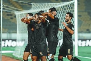 الأهلي المصري يضع قدما في نهائي أبطال أفريقيا بثنائية في عقر دار الوداد