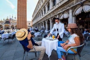 تراجع السياحة في العالم بنسبة 70% في الأشهر الثمانية الأولى