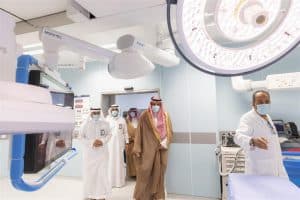 أمير الباحة يدشن مشروعات صحية بقيمة 120 مليون ريال في المنطقة