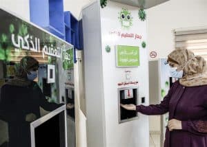 فلسطينية تطور جهاز تعقيم للوقاية من كورونا