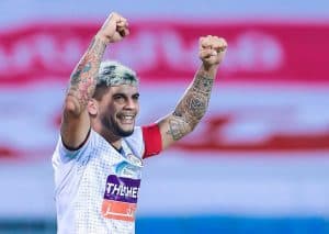 الشباب يحقق انتصارا مثيرا ويفرض على النصر خسارته الثالثة تواليا