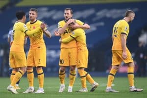 توتنهام يتصدر الدوري الإنجليزي مؤقتا
