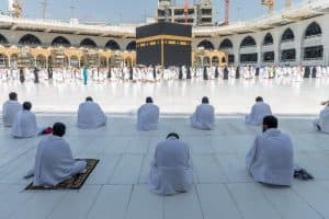 تنظيم حركة 920 ألف مصلٍ و408 آلاف معتمر بالمسجد الحرام