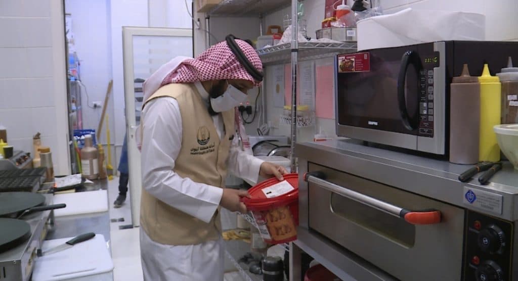 أمانة تبوك تكثف أعمالها الرقابية لتطبيق التدابير الوقائية لمنع تفشي كورونا
