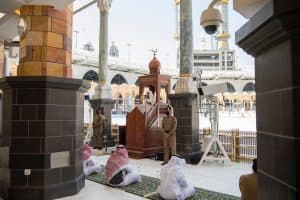 خطيب المسجد الحرام: احرص على ما ينفعك