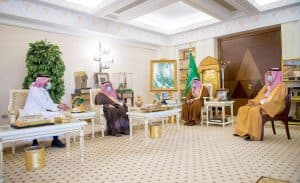 أمير القصيم يؤكد أهمية تضافر الجهود المجتمعية لتعزيز التوعية الفكرية