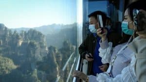 أعلى مصعد خارجي في العالم يطل على مشاهد فيلم “أفاتار”