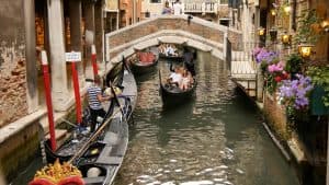 البندقية تؤجل تطبيق رسم الدخول على السياح