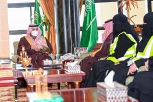 أمير تبوك يطلع على تقرير عن حملة “شواطئنا.. نحميها”