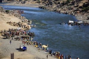 سودانيون يفتحون منازلهم لاستقبال لاجئين إثيوبيين