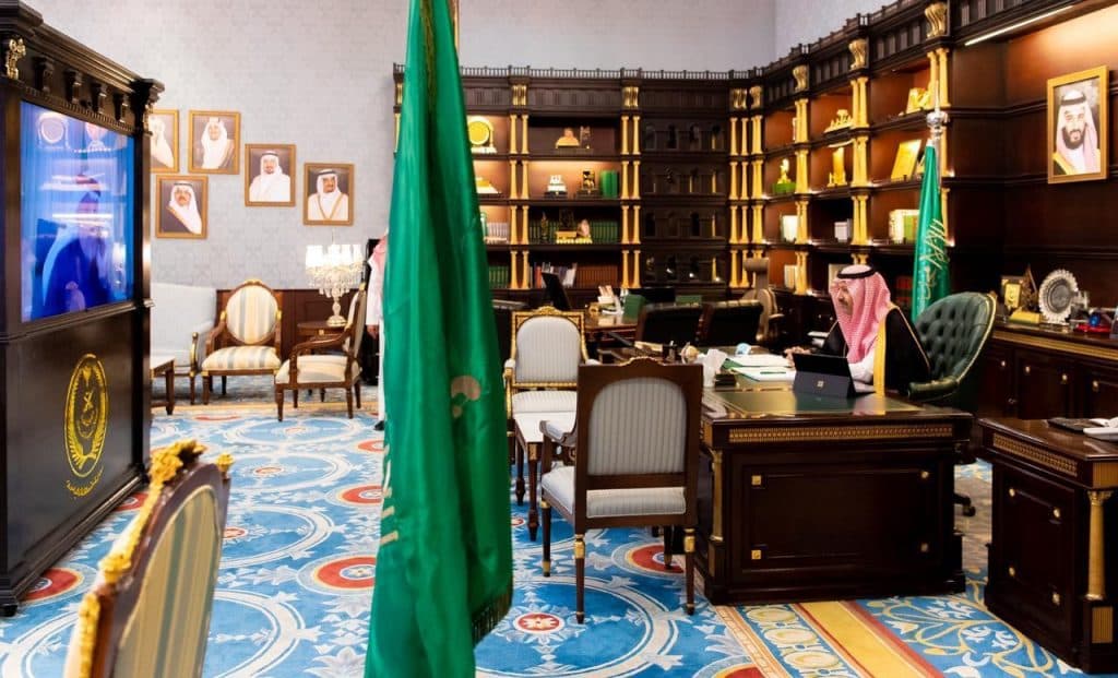 أمير الباحة يرأس جلسة مجلس المنطقة