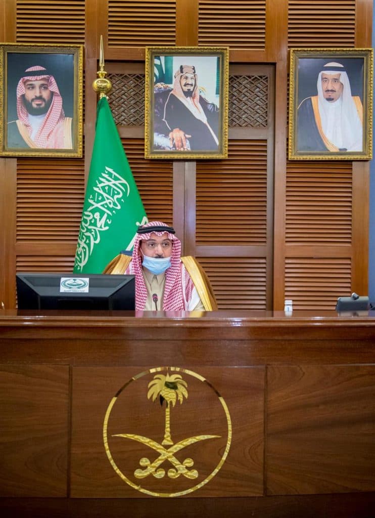 أمير القصيم يرأس اجتماع اللجنة الرئيسية للدفاع المدني بالمنطقة