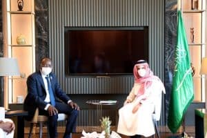 الأمير فيصل بن فرحان يلتقي وزير خارجية بنين