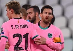 برشلونة يعلن تخفيض رواتب لاعبيه