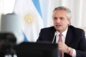 تخفيف القيود الصحية بالأرجنتين في ضوء انخفاض الإصابات بكورونا