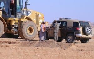 الأمن البيئي يضبط عدداً من مخالفي نهل الرمال شمال الرياض