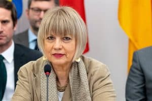 الألمانية هيلغا شميد أمينة عامة لمنظمة الأمن والتعاون الأوروبية
