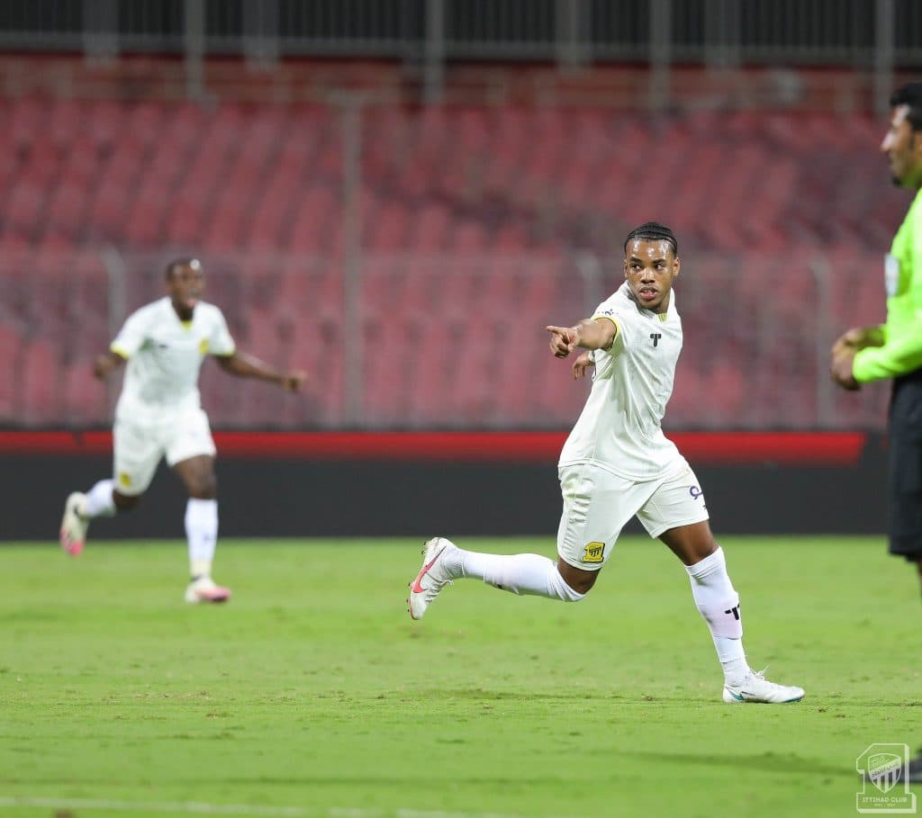 الاتحاد يرتقي إلى الرابع بنقاط الوحدة